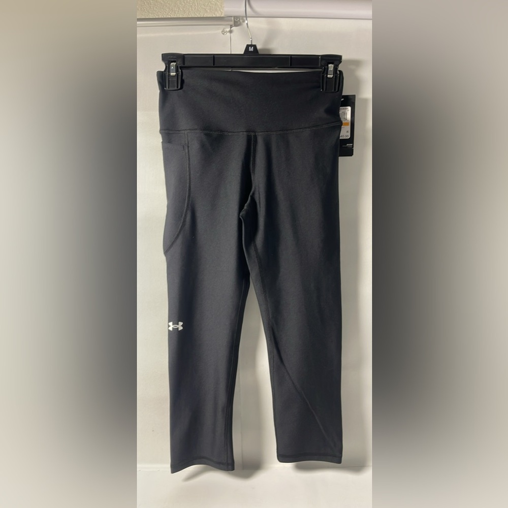 Under Armour Women's HeatGear Armour High-Waisted Pocketed Capris Small